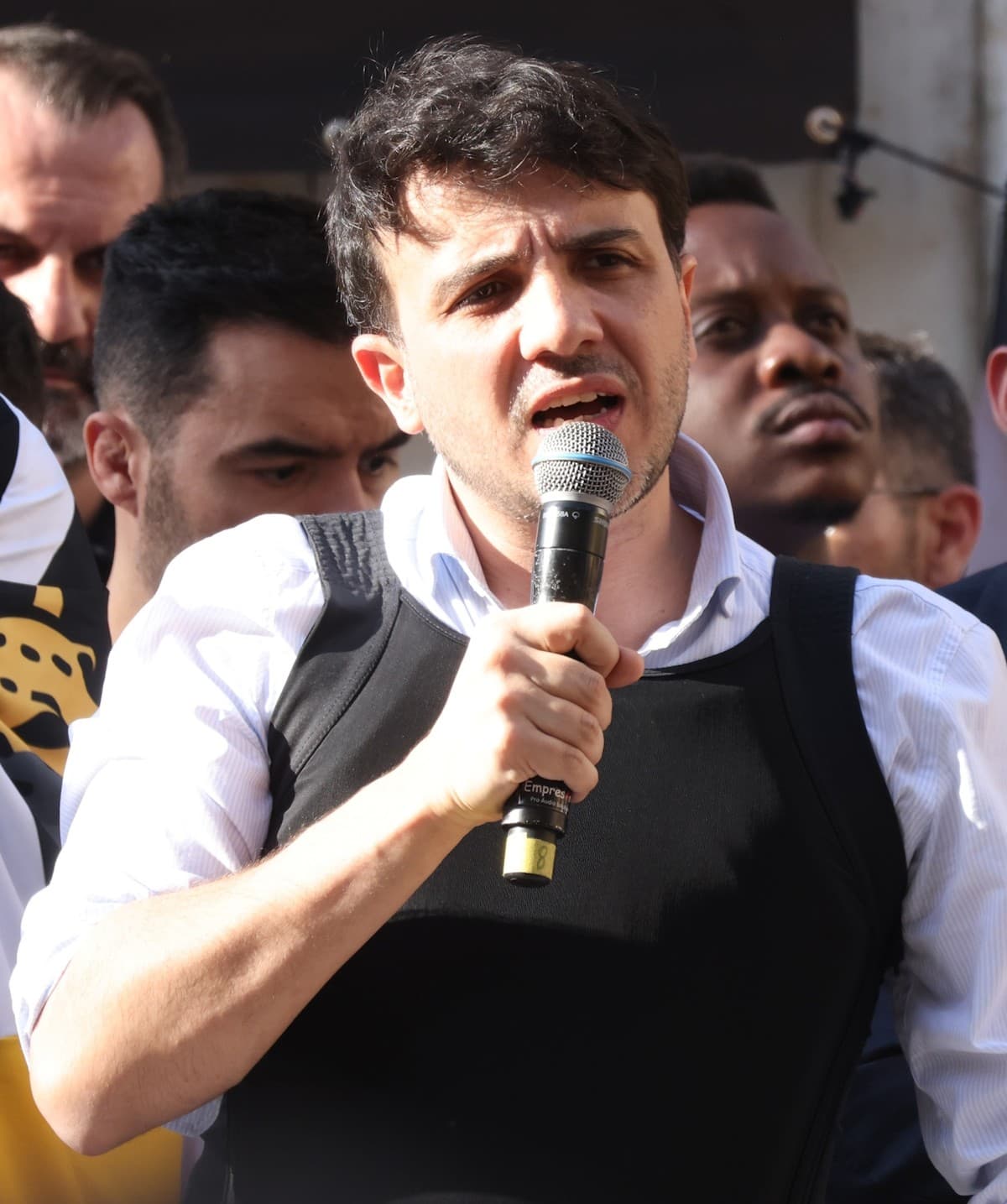 Janja reage a ataque de Renan Santos e expõe problema maior