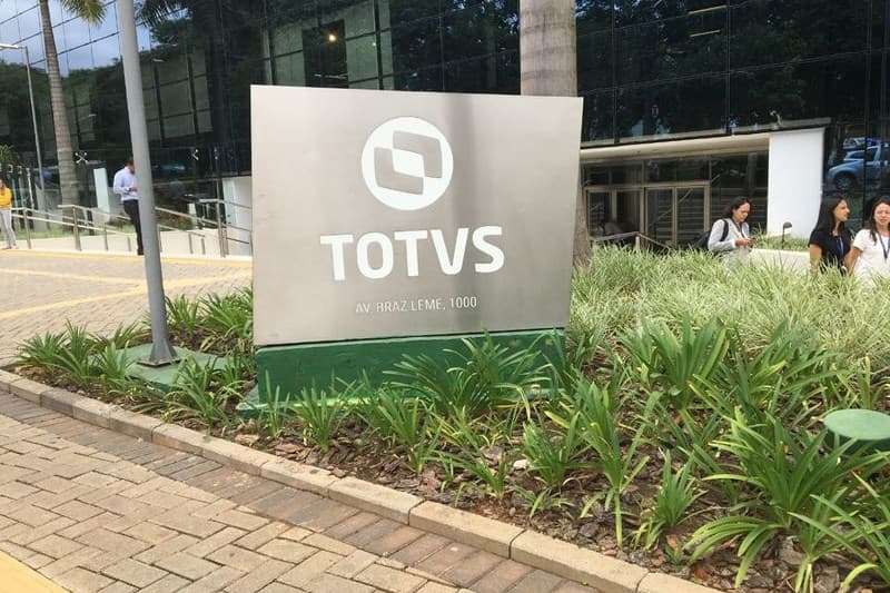Totvs paga R$ 85 mi em JCP e expõe contraste sobre o capital