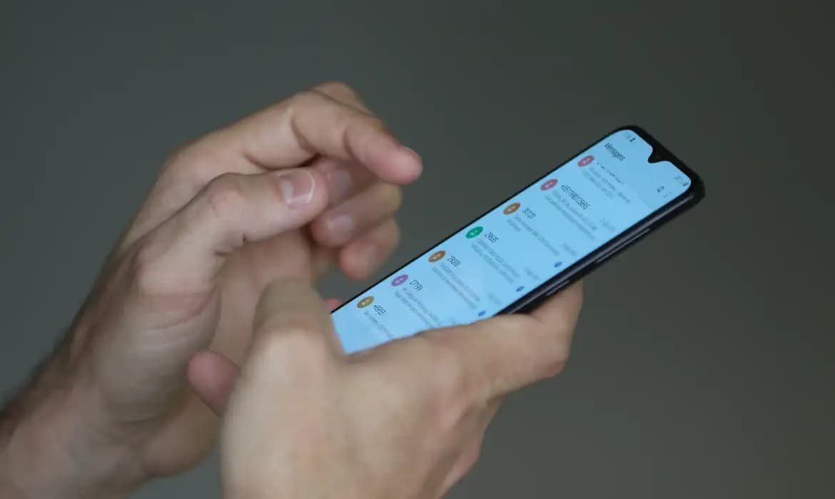 Anatel adverte STF: internet gratuita na eleição pode travar