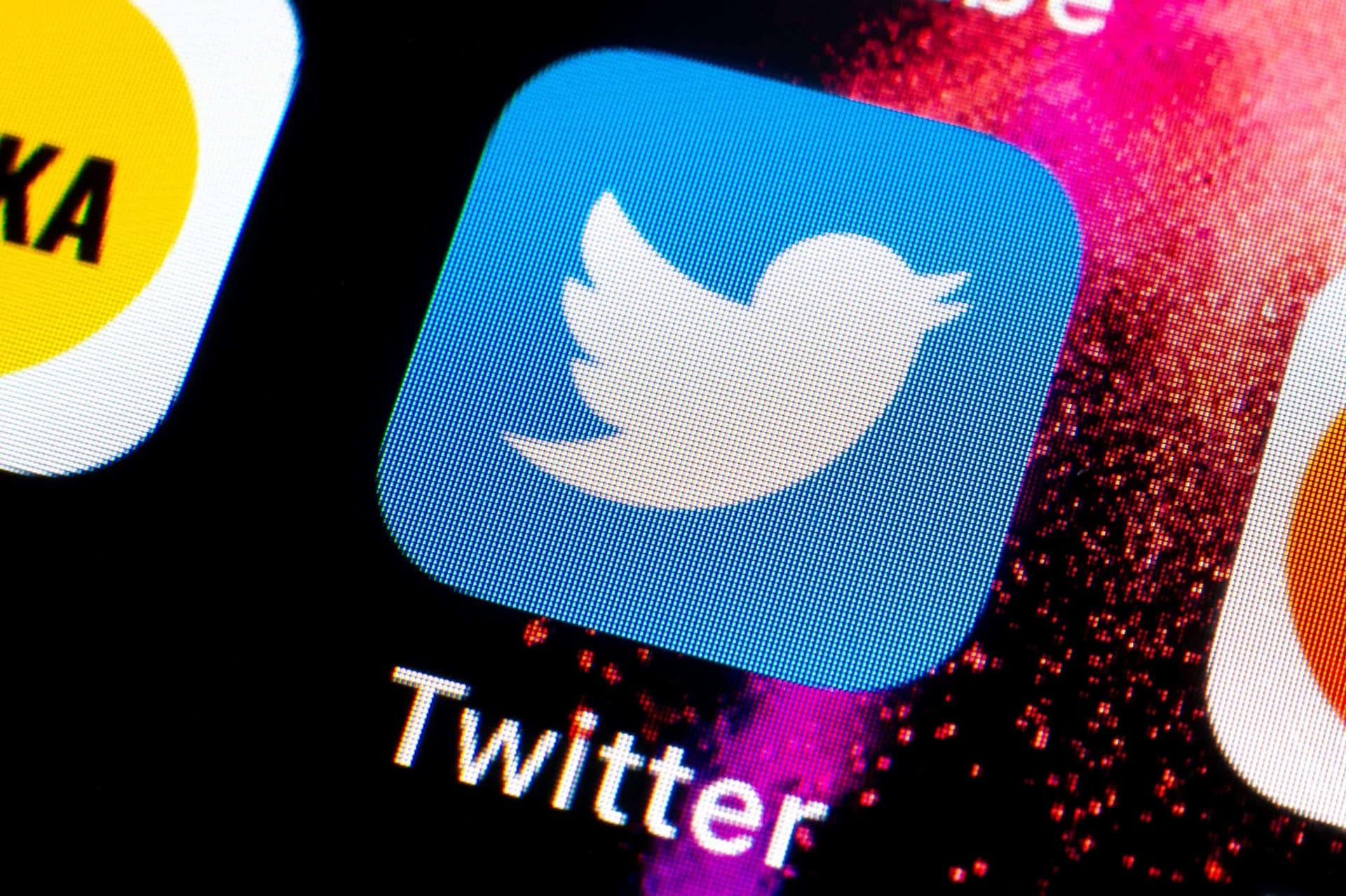 Twitter: X Corp mantém marca, mas perde Tweet e pássaro azul