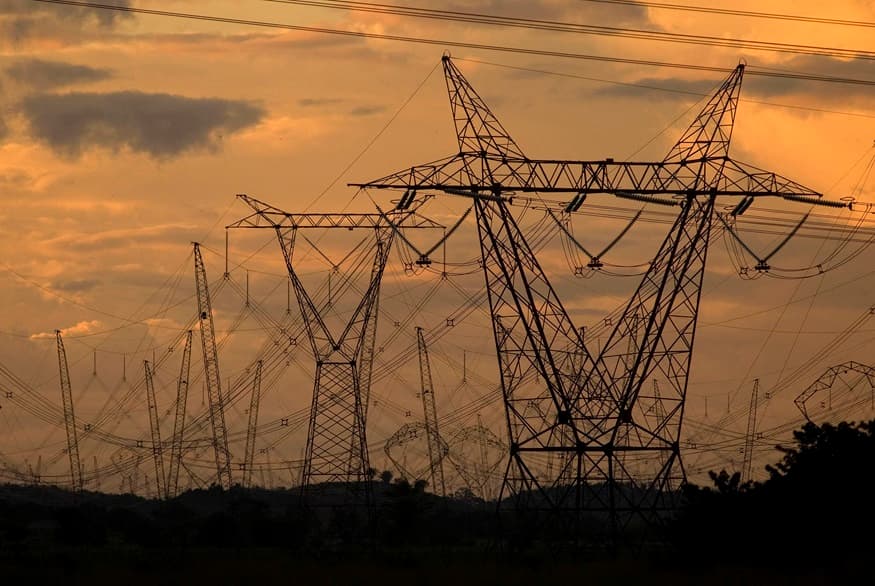 Leilão de transmissão de 2027 terá consulta pública na Aneel