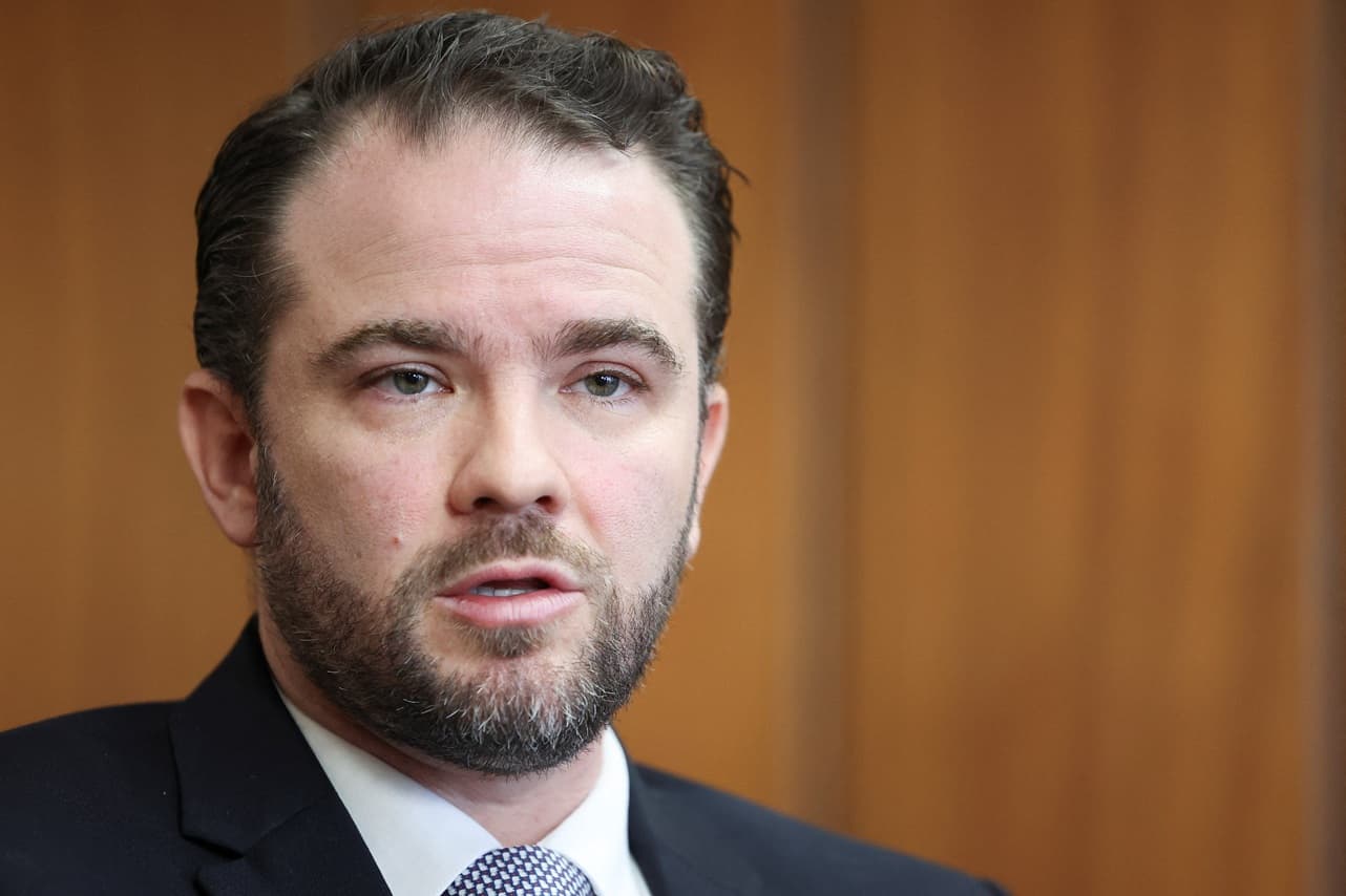 Durigan: superávits e revisão de gastos para baixar juros