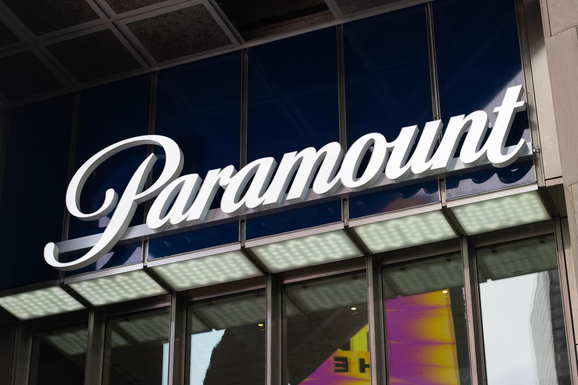 Paramount trava fusão com Warner e ameaça ir ao Tennessee