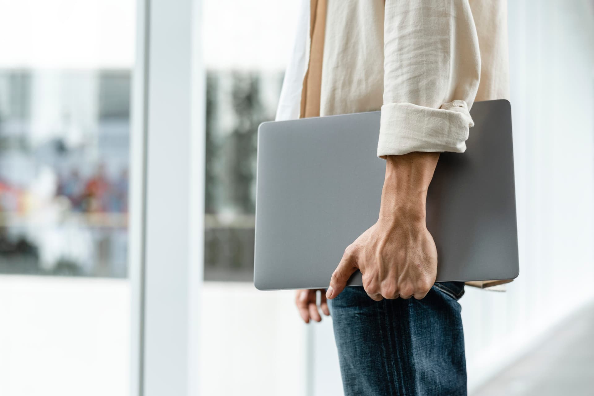 Aplicativo de transporte condenado por extravio de notebook