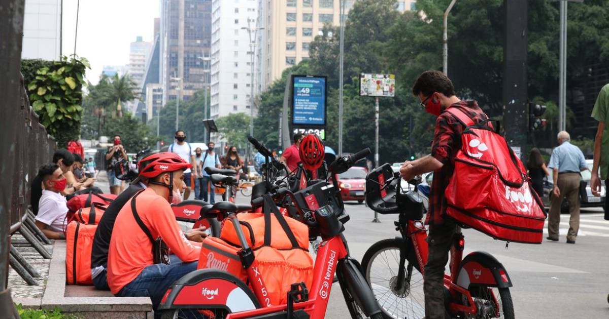 STF adia mais uma vez decisão sobre motoristas de aplicativo