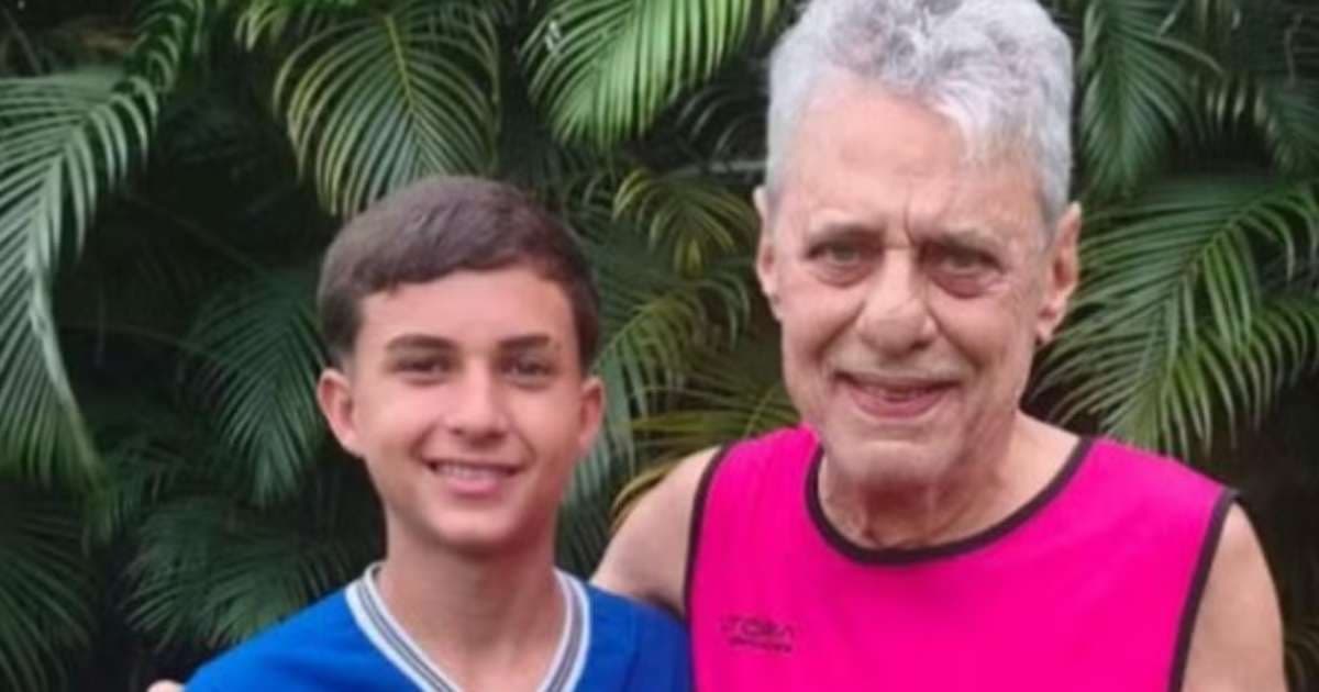 Chico Buarque viraliza após ser reconhecido no condomínio