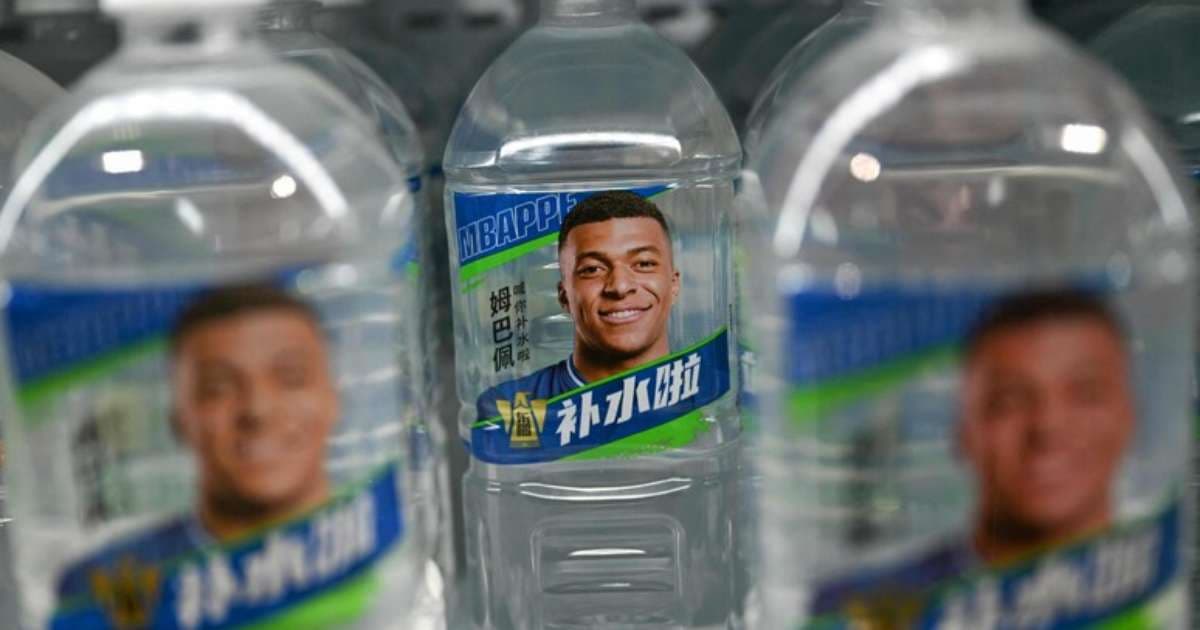 Mbappé perde patrocinadores na China após polêmica com meme