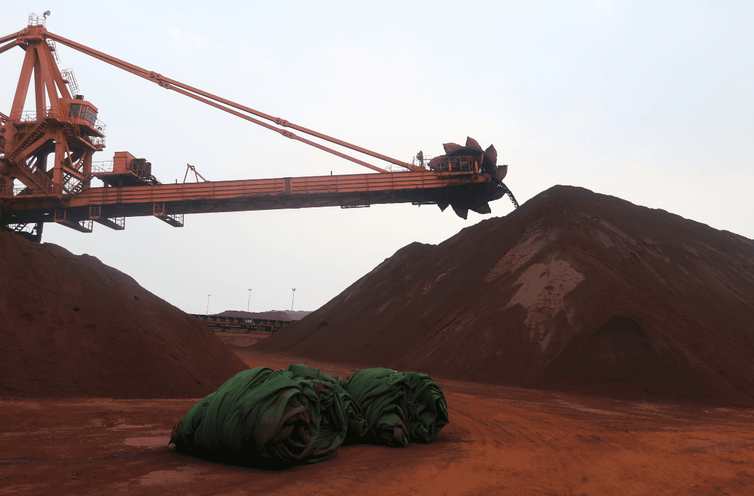 Minério sobe com dados da China, mas demanda segue incerta