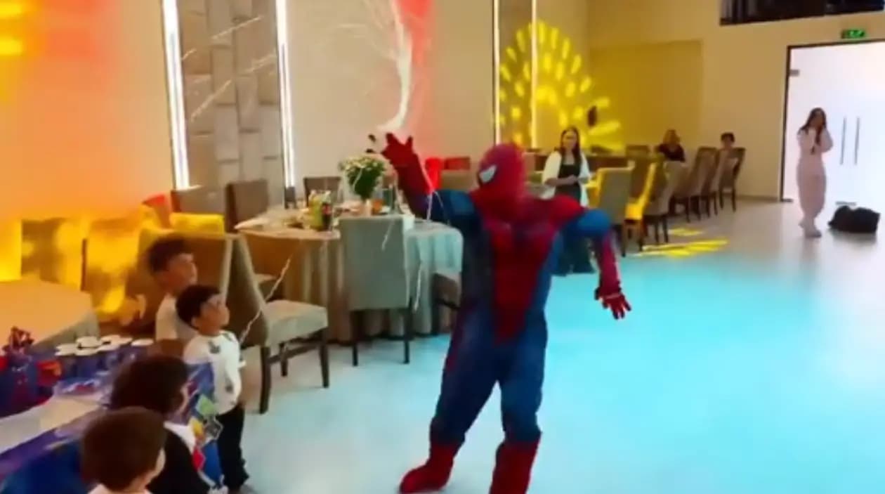Homem-Aranha não anima crianças em festa, diz site