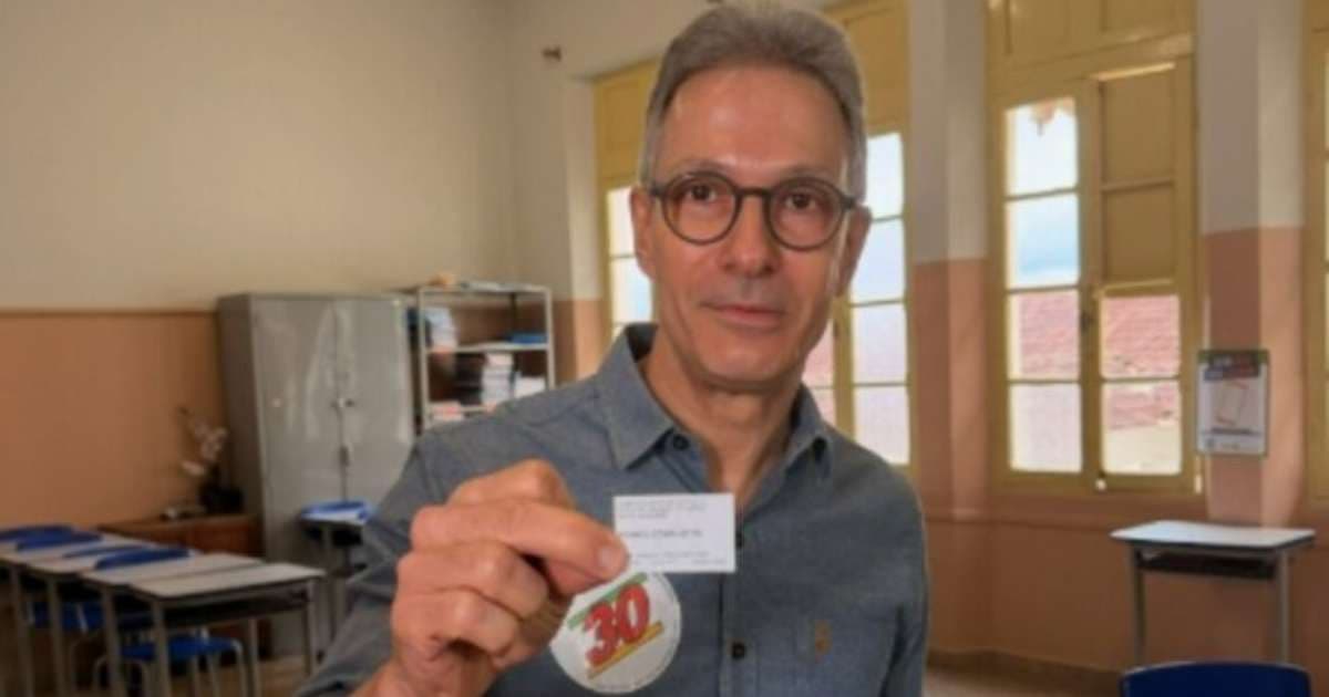 Zema: TRE-MG apura se celular entrou na cabine de votação