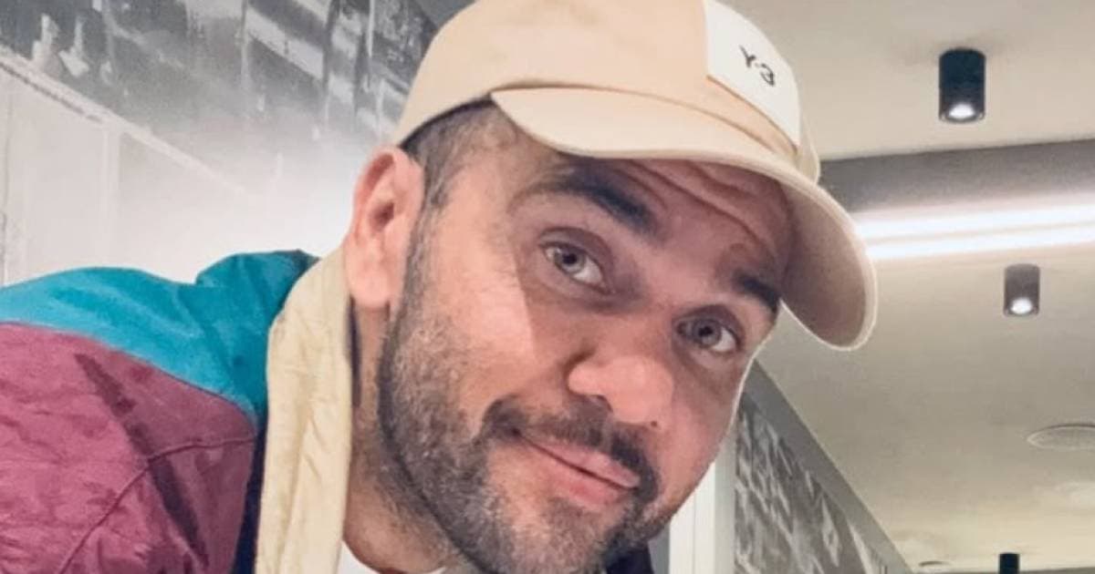 Daniel Alves tem bens bloqueados em cobrança de R$ 7,7 mi