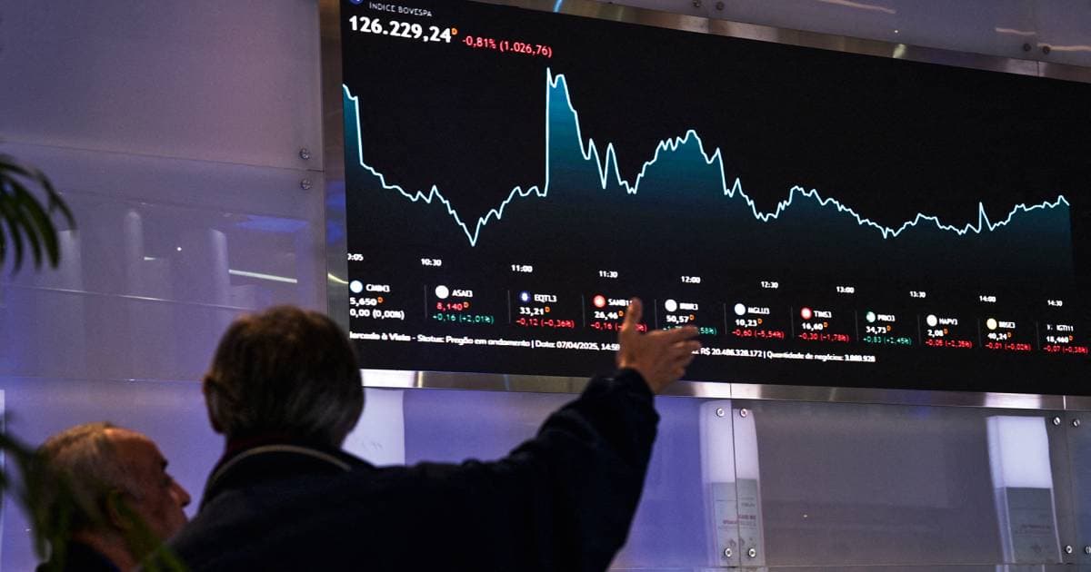 Ibovespa recua após alta recorde e expõe incerteza eleitoral