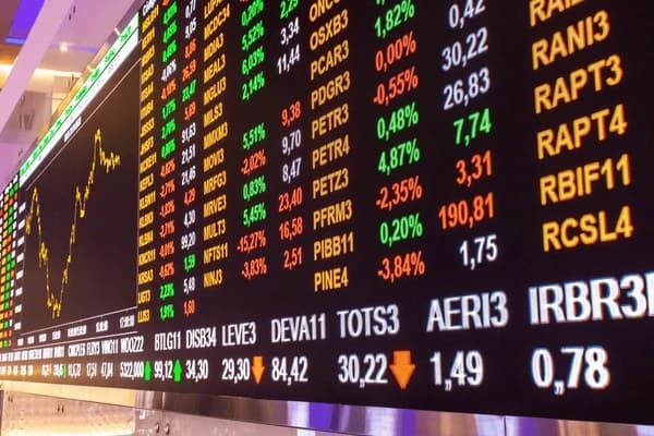 Ibovespa sobe 0,47% antes do segundo turno em meio à incerteza