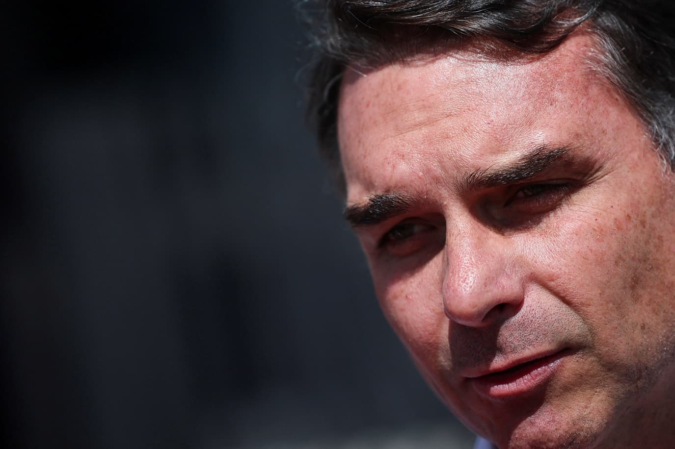 Flávio Bolsonaro leva confiança econômica ao 2º turno