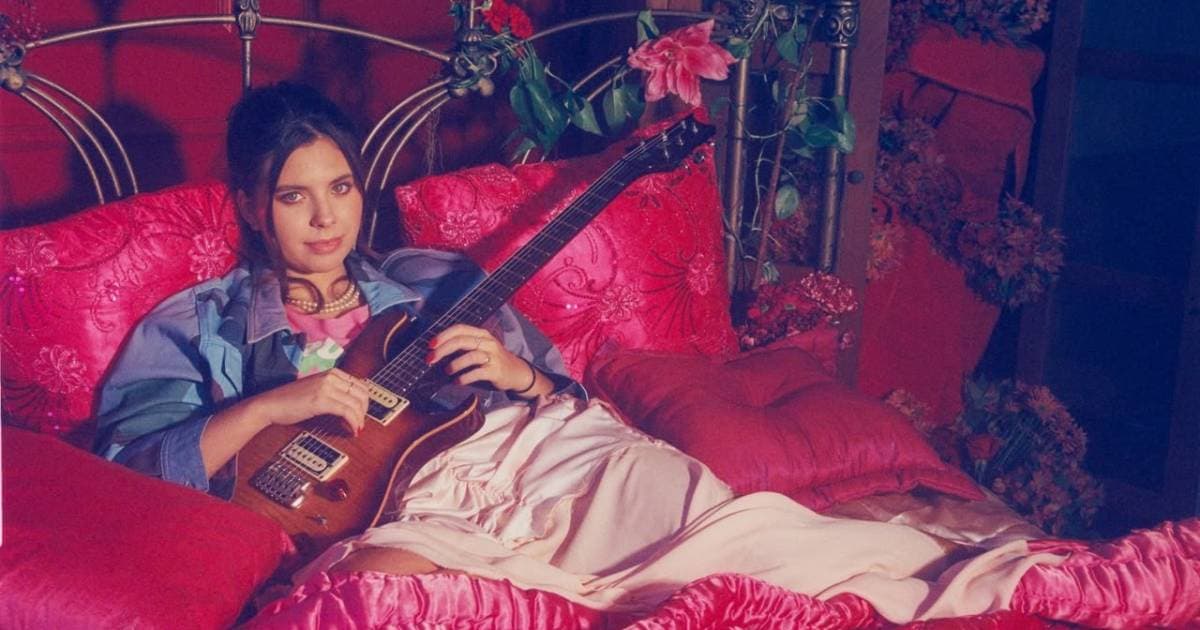 Flor Gil protagoniza musical e reacende debate sobre acesso