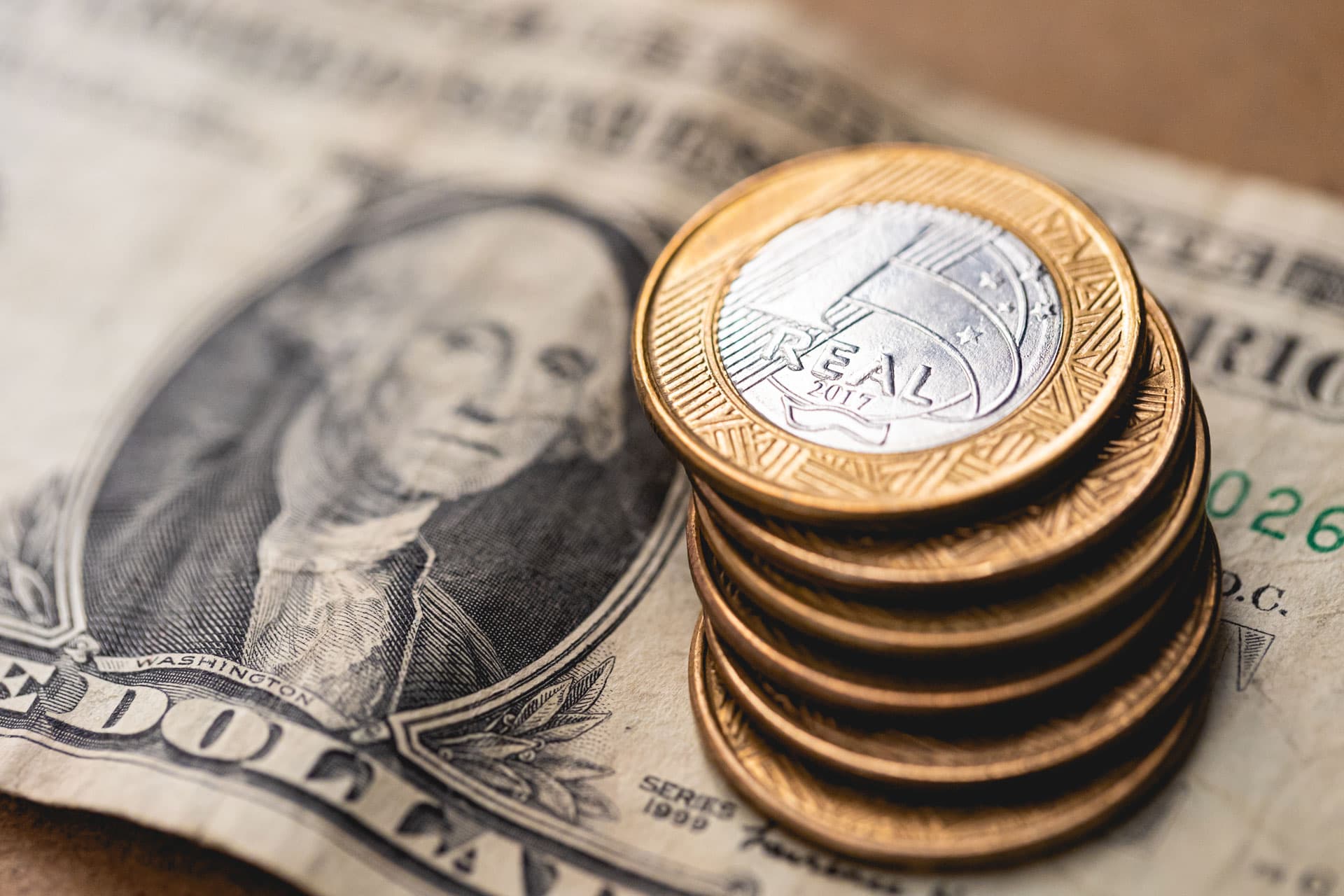 Dólar: Goldman Sachs prevê cotação de R$ 4,70 em 3 meses