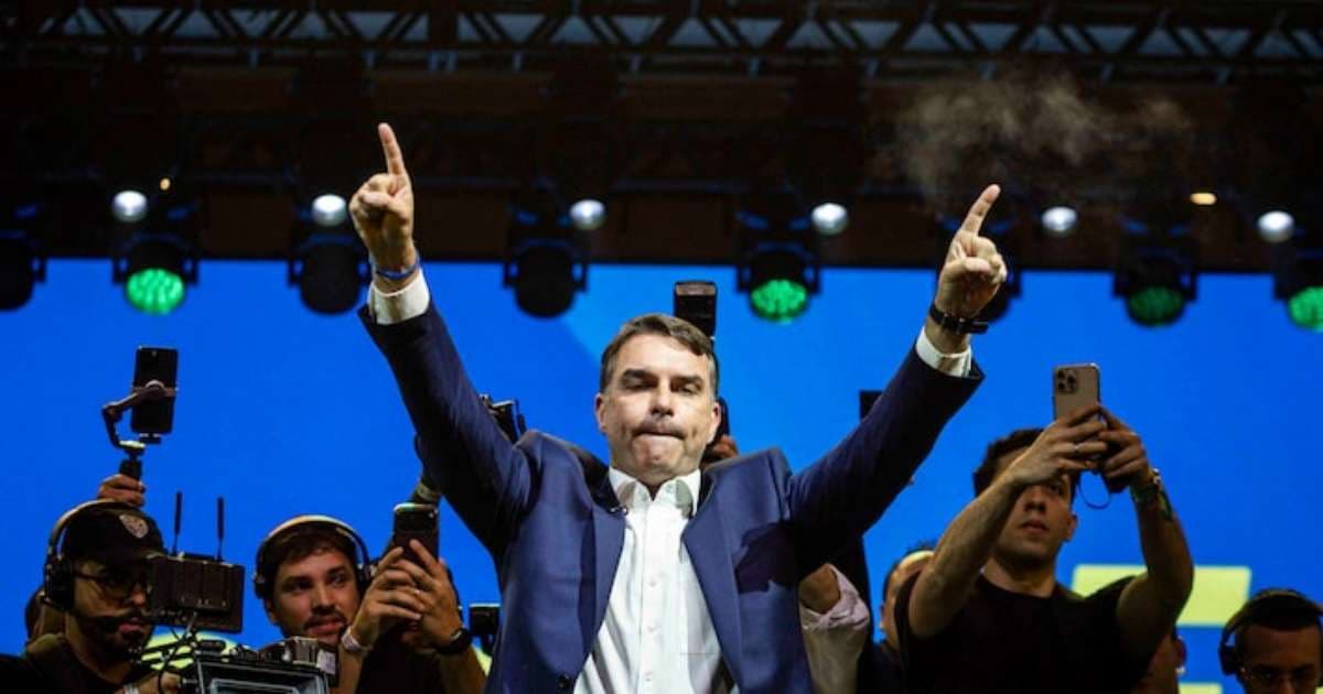 Flávio Bolsonaro testa plataforma presidencial na Paraíba
