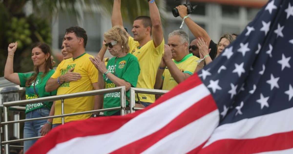 Flávio oficializa candidatura no berço do bolsonarismo