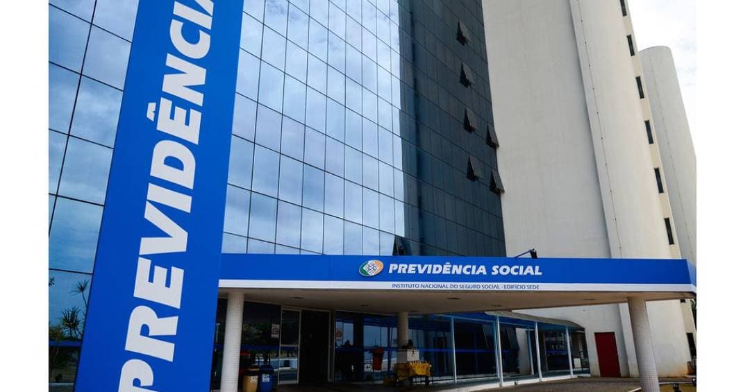 INSS encerra Vale+ e expõe custo real do crédito sem juros