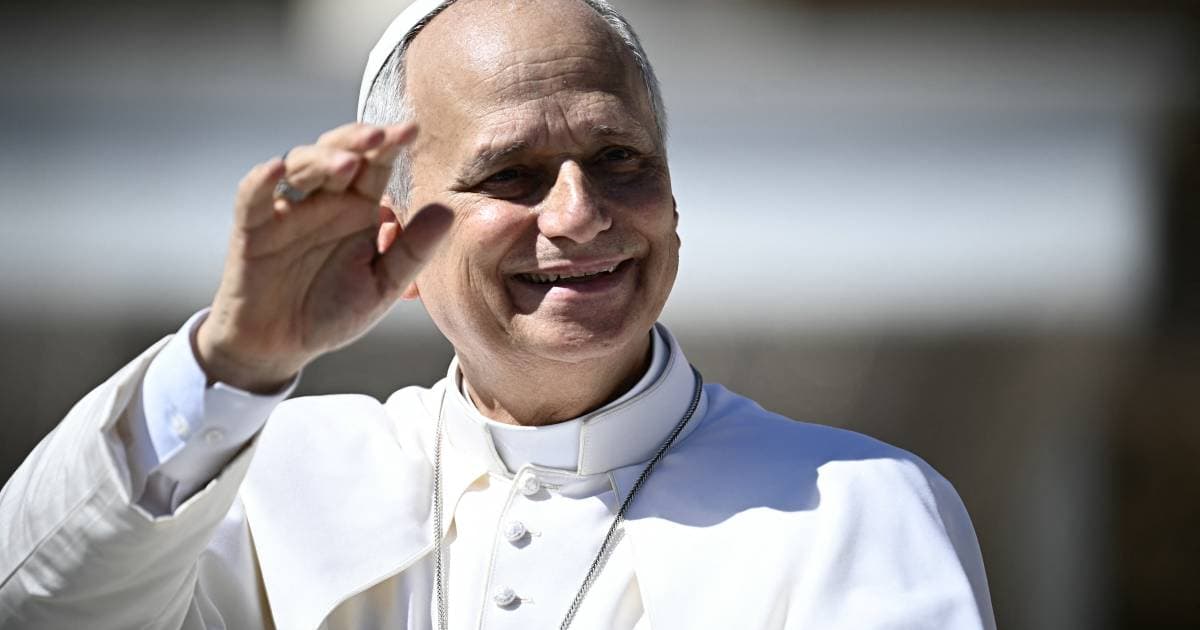 Papa Leão XIV articula em Metz paz, crítica a mentiras e UE