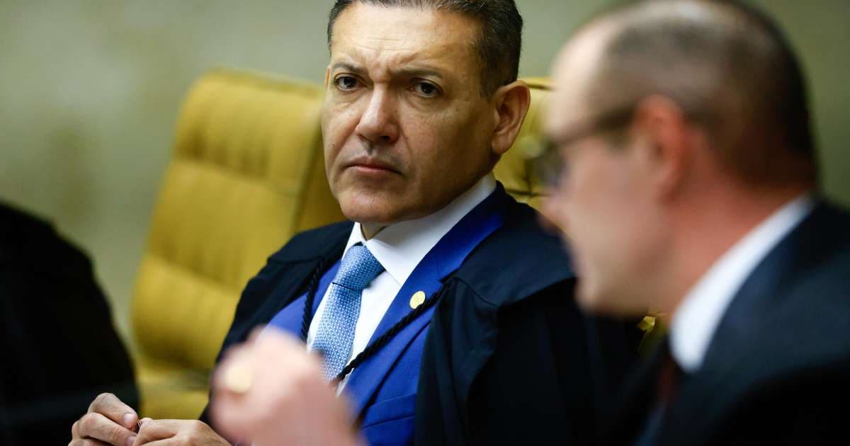 TSE suspende jingle do PT que atacava Flávio Bolsonaro