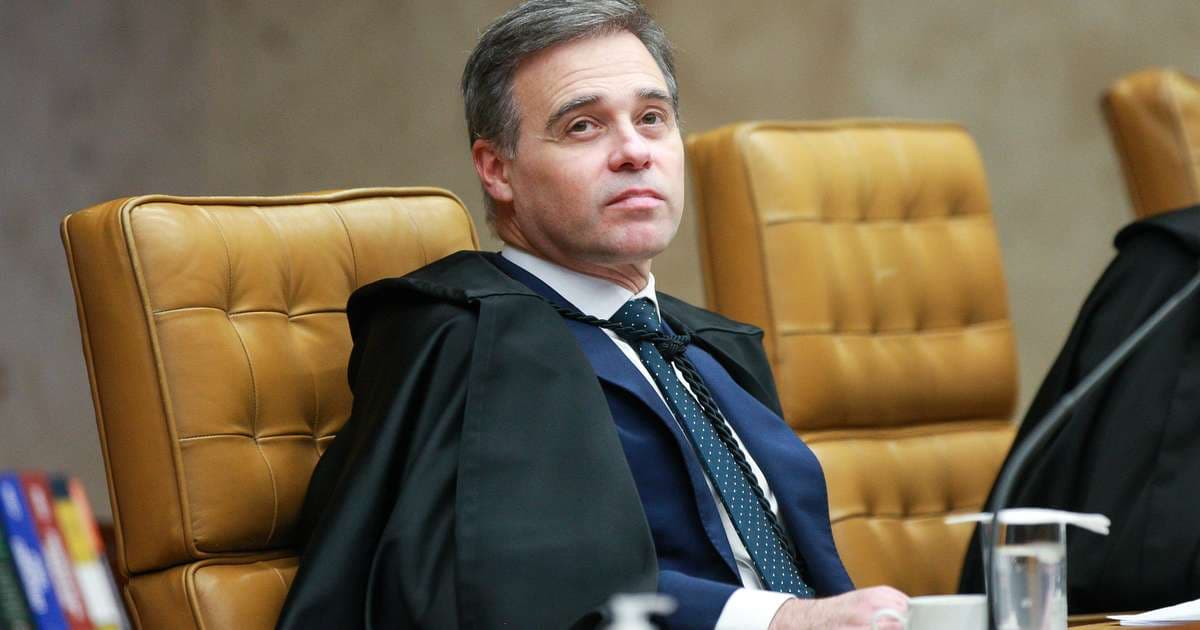 Caso Master: duelo Mendonça x Zanin pelo celular de Vorcaro
